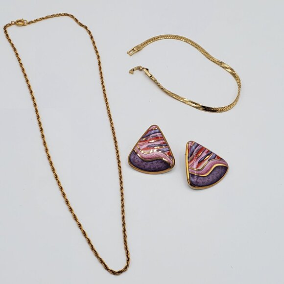 Set of Vintage Gold-Toned Pierced Earrings, Chain Necklace and Bracelet - Picture 2 of 9